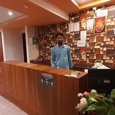 Collection O Hotel Green Park Anand Ngoại thất bức ảnh