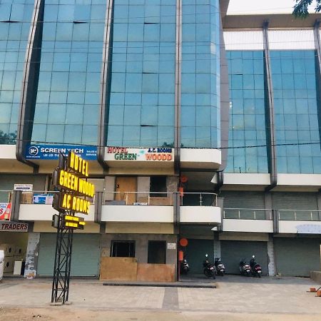 Collection O Hotel Green Park Anand Ngoại thất bức ảnh