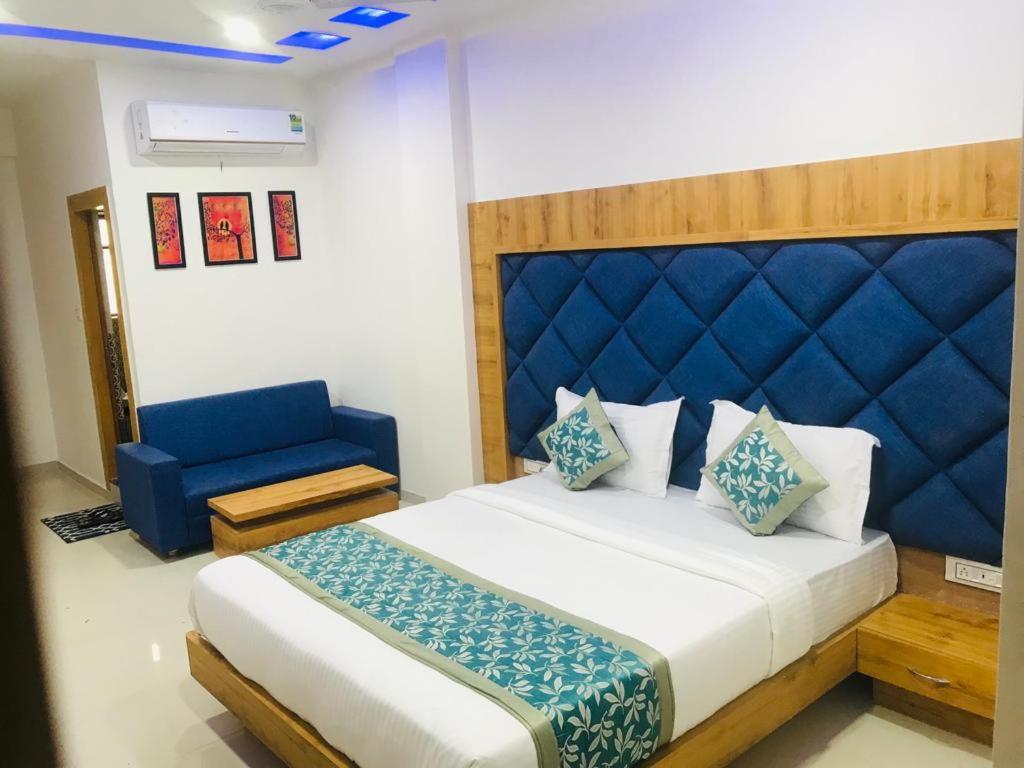 Collection O Hotel Green Park Anand Ngoại thất bức ảnh