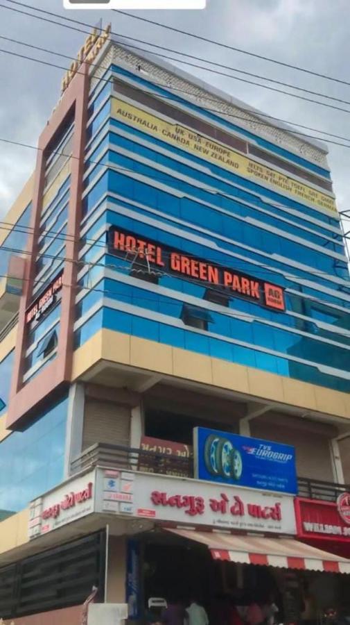 Collection O Hotel Green Park Anand Ngoại thất bức ảnh