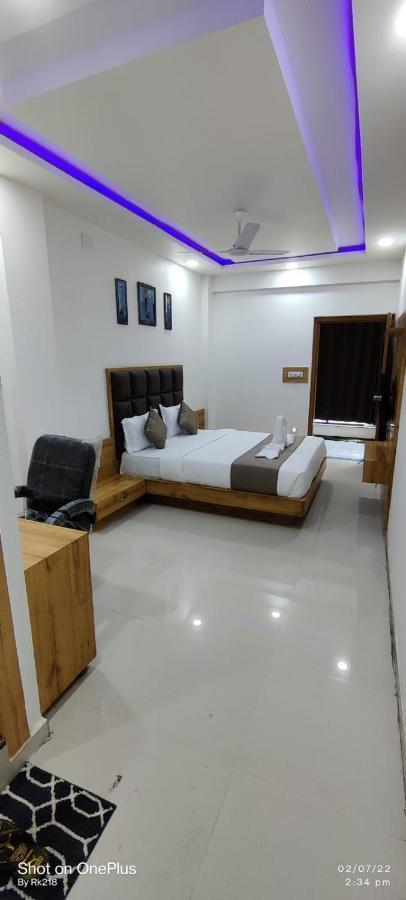 Collection O Hotel Green Park Anand Ngoại thất bức ảnh