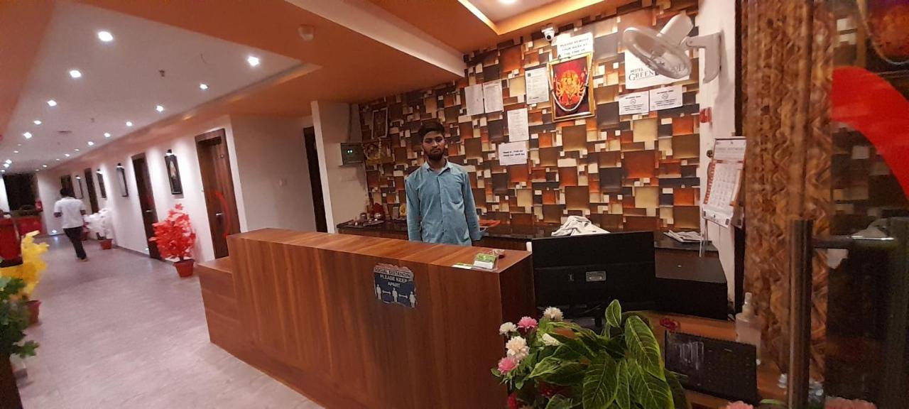 Collection O Hotel Green Park Anand Ngoại thất bức ảnh